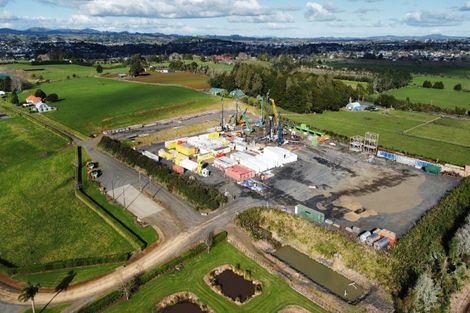 Photo of property in 196 Heights Road, Pukekohe, 2676