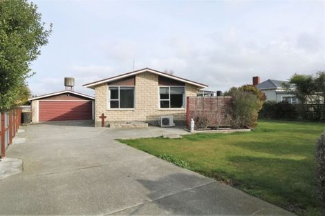 Photo of property in 17 Queen Street, Pareora, 7912