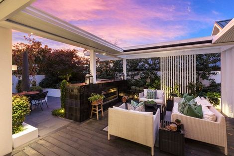 Photo of property in 55 Merivale Lane, Merivale, Christchurch, 8014