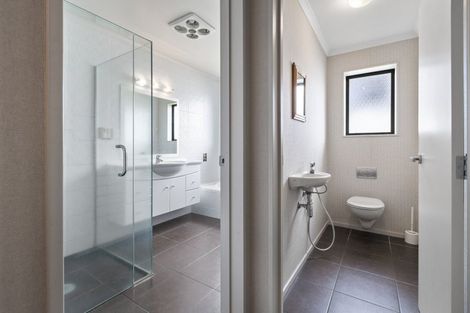 Photo of property in 47 Tennyson Avenue, Kelvin Grove, Palmerston North, 4414