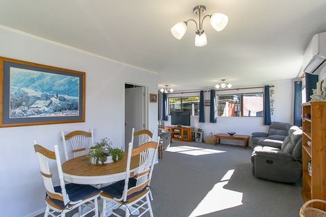 Photo of property in 8b Te Awa Street, Foxton Beach, Foxton, 4815