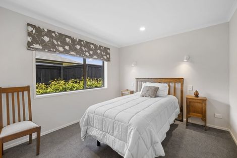 Photo of property in 3 Condor Crescent, Waiwhakaiho, New Plymouth, 4312