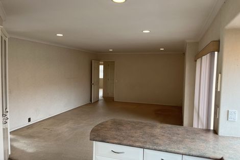 Photo of property in 6 Claremont Way, East Tamaki Heights, Auckland, 2016