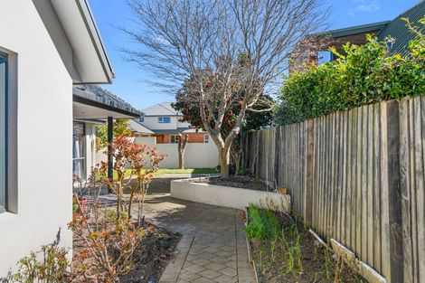 Photo of property in 8 Claverley Gardens, Avonhead, Christchurch, 8042