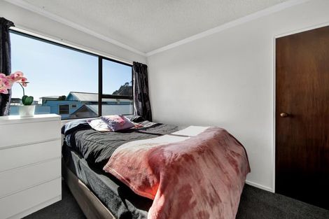 Photo of property in 84 Pioneer Road, Moturoa, New Plymouth, 4310