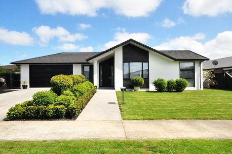 Photo of property in 8 Bellamont Street, Kumeu, 0810