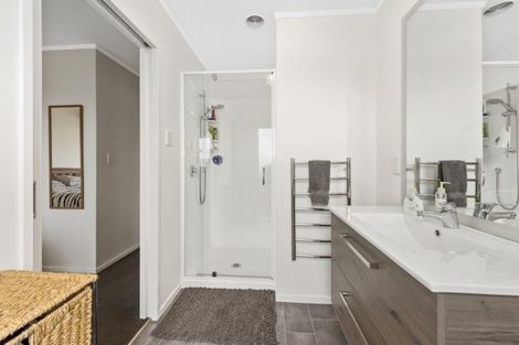 Photo of property in 7 Mcmanaway Grove, Stokes Valley, Lower Hutt, 5019