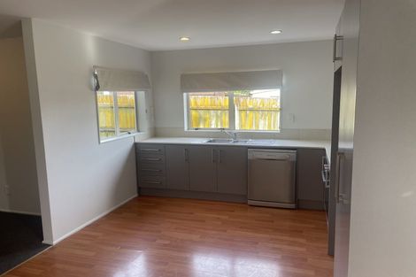 Photo of property in 16 Merlot Way, Te Atatu South, Auckland, 0610