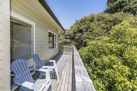 Photo of property in 2 Corlett Road, Plimmerton, Porirua, 5026