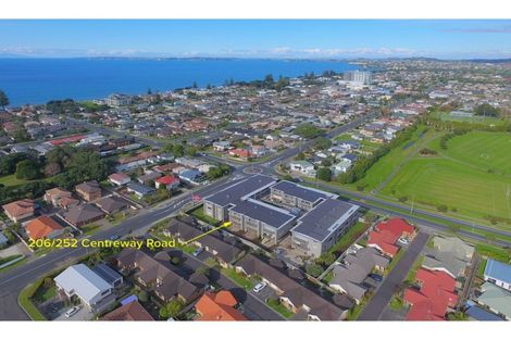 Photo of property in 206/252 Centreway Road, Orewa, 0931