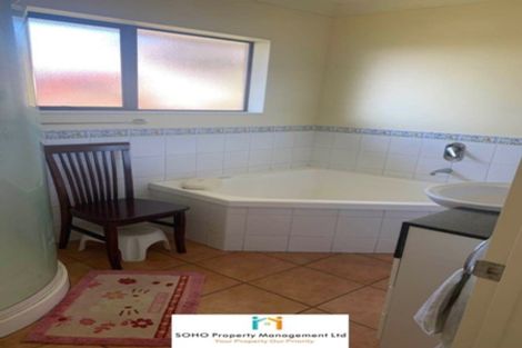 Photo of property in 8 San Lorenzo Rise, Henderson, Auckland, 0612