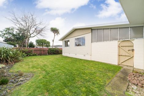 Photo of property in 12 Kapiti Place, Awapuni, Palmerston North, 4412