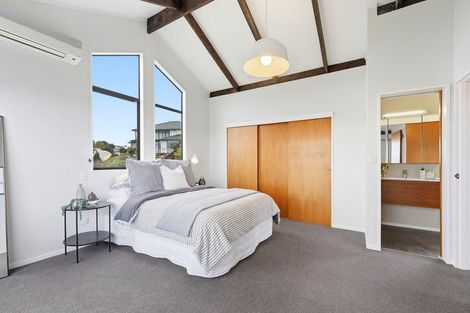 Photo of property in 10 Hipango Terrace, Durie Hill, Whanganui, 4500