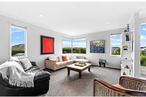Photo of property in 16 Discovery Drive, Gulf Harbour, Whangaparaoa, 0930