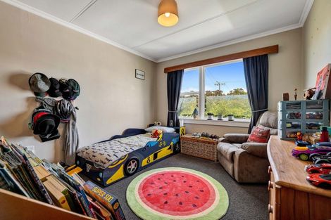 Photo of property in 100 Stanners Street, Eltham, 4322