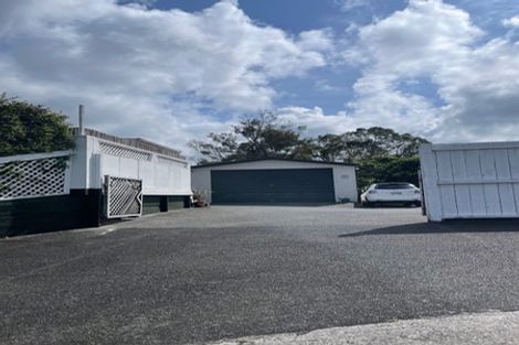 Photo of property in 125 Millbrook Road, Sunnyvale, Auckland, 0612