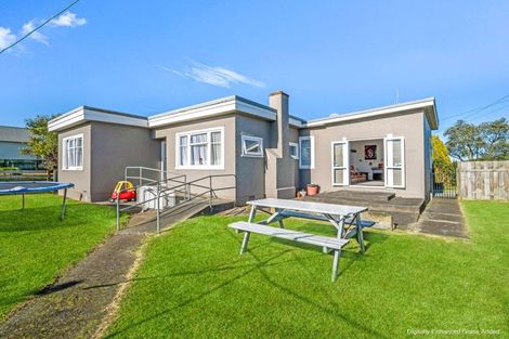 Photo of property in 20 Miro Street, Castlecliff, Whanganui, 4501