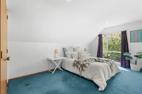 Photo of property in 11 Brockhall Lane, Avonhead, Christchurch, 8042