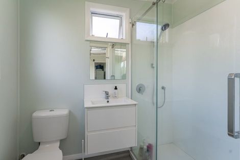 Photo of property in 15 Drake Street, Waikawa Beach, Manakau, 5573