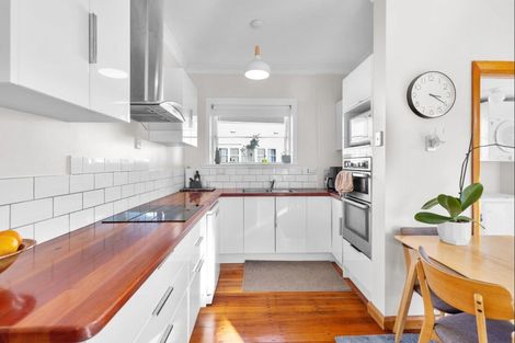 Photo of property in 79 Savage Crescent, West End, Palmerston North, 4412