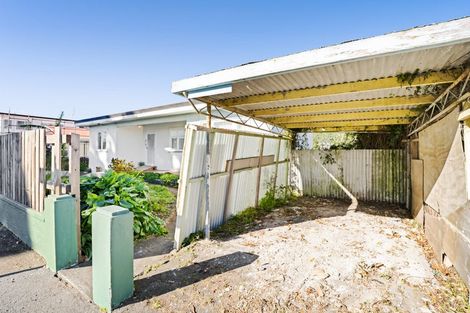 Photo of property in 359 Saint Aubyn Street, Moturoa, New Plymouth, 4310