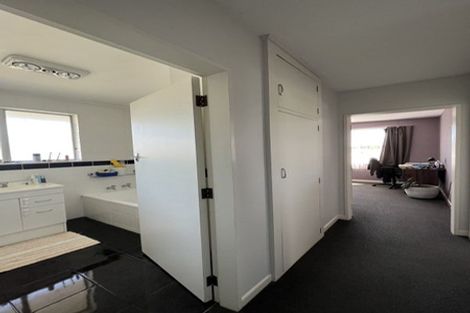 Photo of property in 32 Munro Street, Redwood, Christchurch, 8051