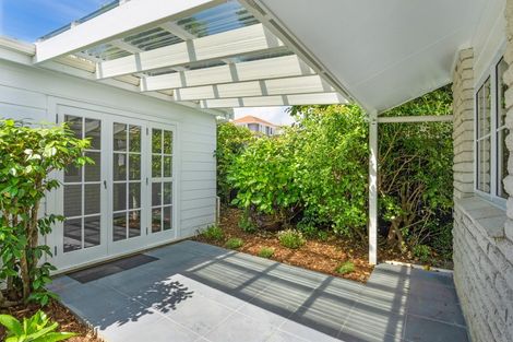 Photo of property in 2/2 Napoleon Avenue, Milford, Auckland, 0620