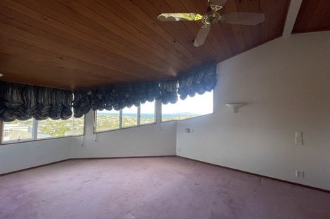 Photo of property in 19 Calypso Place, Rothesay Bay, Auckland, 0630