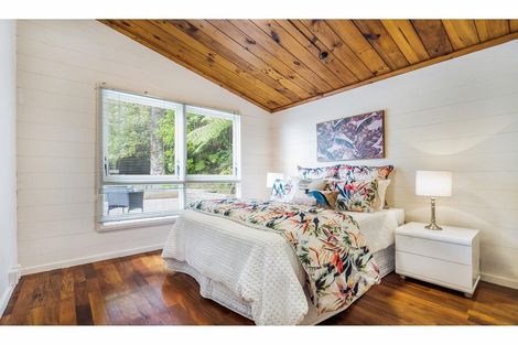 Photo of property in 230 Atkinson Road, Titirangi, Auckland, 0604