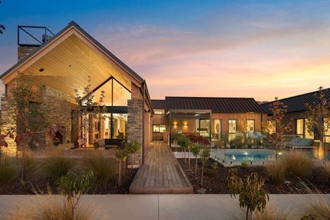 Photo of property in 14 Deans Drive, Wanaka, 9305