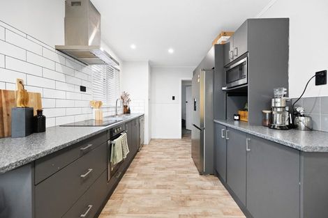 Photo of property in 6 Barrie Crescent, Silverdale, Hamilton, 3216