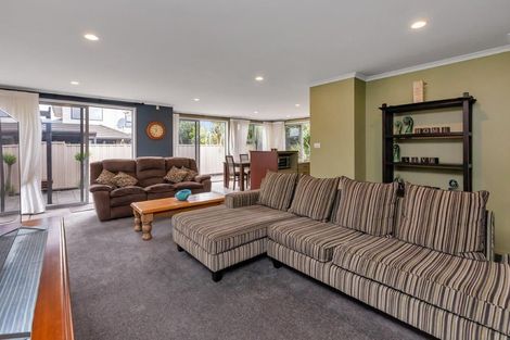 Photo of property in 110 Barbados Way, One Tree Point, 0118