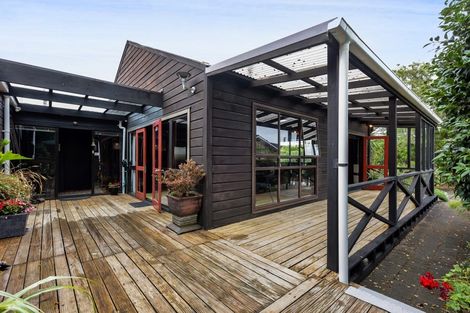 Photo of property in 19a John Guthrie Place, Merrilands, New Plymouth, 4312