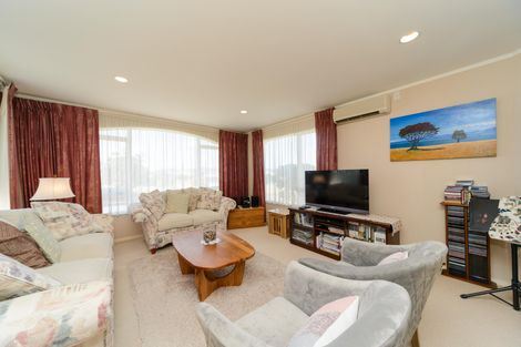 Photo of property in 100 Parnell Heights, Kelvin Grove, Palmerston North, 4414