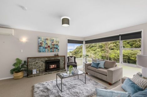 Photo of property in 70 Dowse Drive, Maungaraki, Lower Hutt, 5010