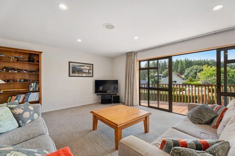 Photo of property in 8 Larch Place, Wanaka, 9305