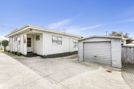 Photo of property in 31 Archibald Road, Kelston, Auckland, 0602