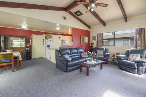 Photo of property in 130 Koutu Road, Kawaha Point, Rotorua, 3010