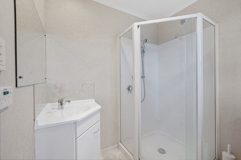 Photo of property in 20 Clare Street, Cambridge, 3434