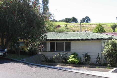 Photo of property in 1/112 Castor Bay Road, Castor Bay, Auckland, 0620