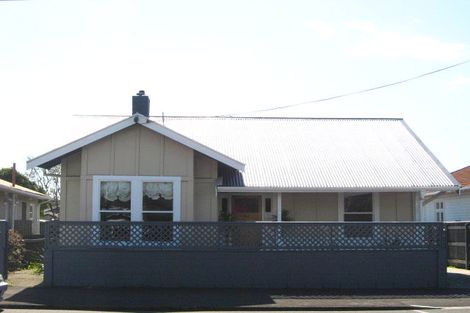 Photo of property in 50 Wallace Place, Westown, New Plymouth, 4310