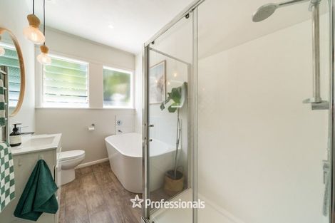 Photo of property in 132 Cheviot Road, Lowry Bay, Lower Hutt, 5013