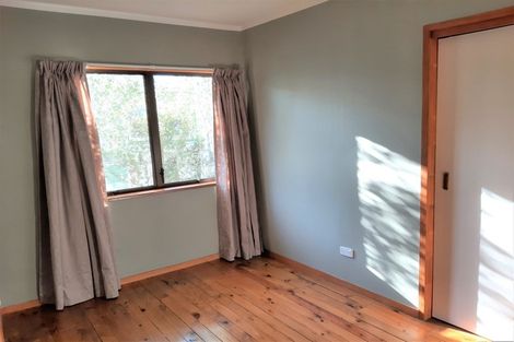 Photo of property in 41 Awaroa Road, Sunnyvale, Auckland, 0612