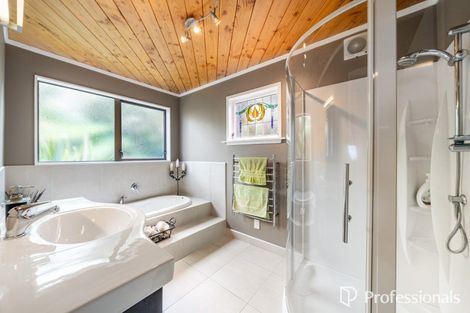 Photo of property in 11 Maungaraki Road, Korokoro, Lower Hutt, 5012