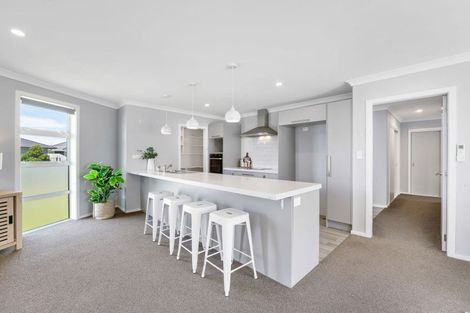 Photo of property in 11 Te Kio Crescent, Papamoa Beach, Papamoa, 3118