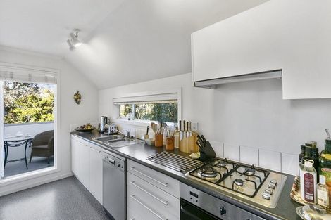 Photo of property in 55c Bolton Street, Kelburn, Wellington, 6012