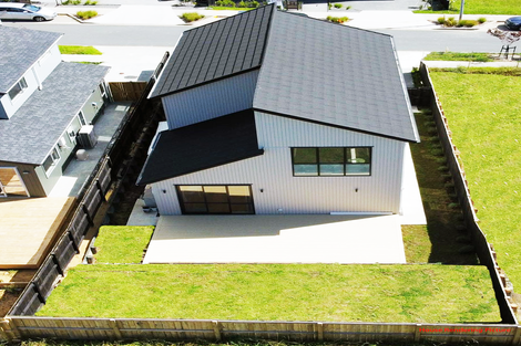 Photo of property in 8 Kotuitui Drive, Wainui, Silverdale, 0992