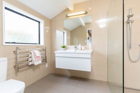 Photo of property in 15 Duval Grove, Tawa, Wellington, 5028