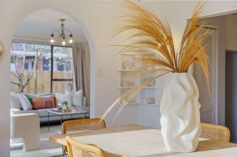 Photo of property in 28 Rewarewa Crescent, Waikanae, 5036