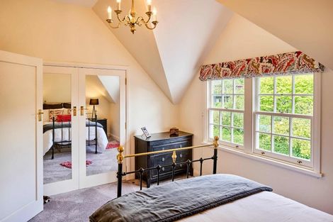 Photo of property in 60 Cheviot Road, Lowry Bay, Lower Hutt, 5013